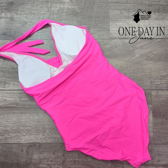 Suuksess Cross Front Halter One Piece Swimsuit Size M - Picture 6 of 6